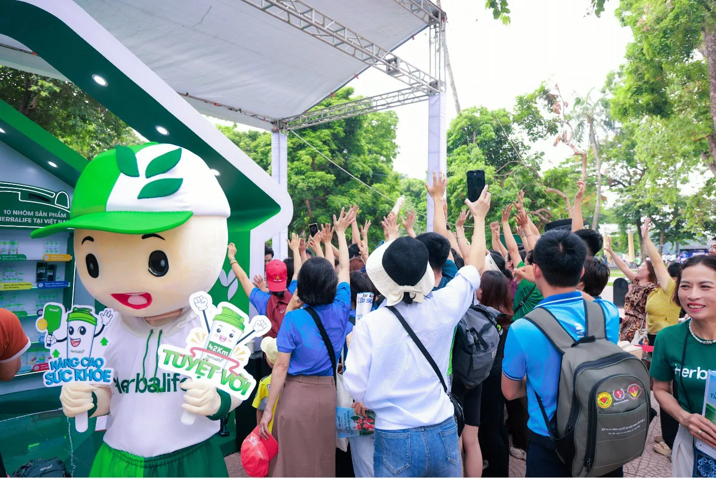 Herbalife Việt Nam đồng h&agrave;nh c&ugrave;ng B&aacute;o Sức khỏe & Đời sống tổ chức Ng&agrave;y Dinh Dưỡng Cộng Đồng Việt Nam lần 7 tại H&agrave; Nội để tiếp tục khuyến kh&iacute;ch lối sống l&agrave;nh mạnh 