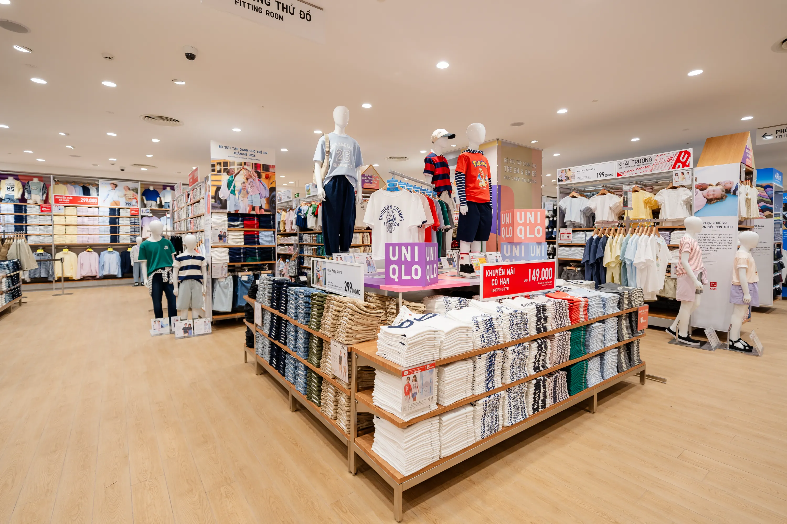 UNIQLO ra mắt BST UTme! mới lấy cảm hứng từ những n&eacute;t văn h&oacute;a đặc trưng của Đ&agrave; Nẵng trong dịp khai trương cửa h&agrave;ng đầu ti&ecirc;n tại AEON MALL Đ&agrave; Nẵng Thanh Kh&ecirc;