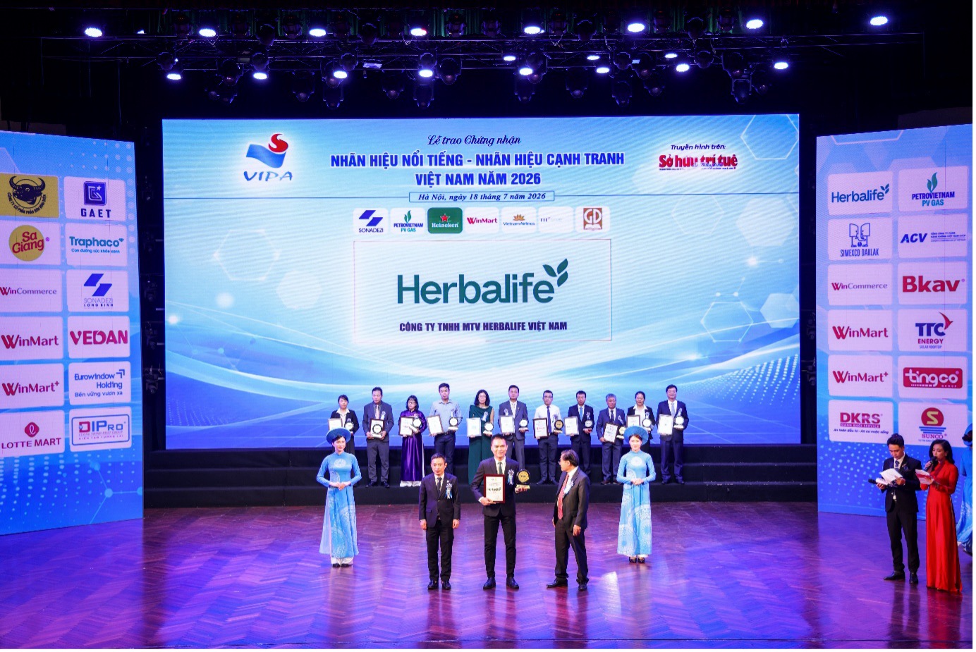 Herbalife Việt Nam được xếp hạng thuộc Top 10 Nh&atilde;n Hiệu Nổi Tiếng Việt Nam năm 2026