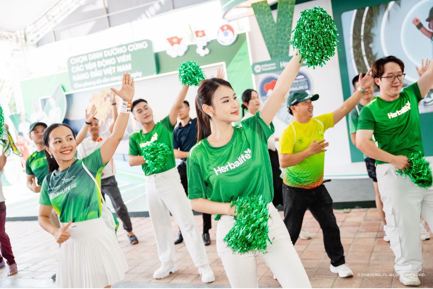 Herbalife Việt Nam khuyến kh&iacute;ch lối sống năng động l&agrave;nh mạnh tại VnExpress Đ&agrave; Nẵng International Marathon Herbalife Cup 2026