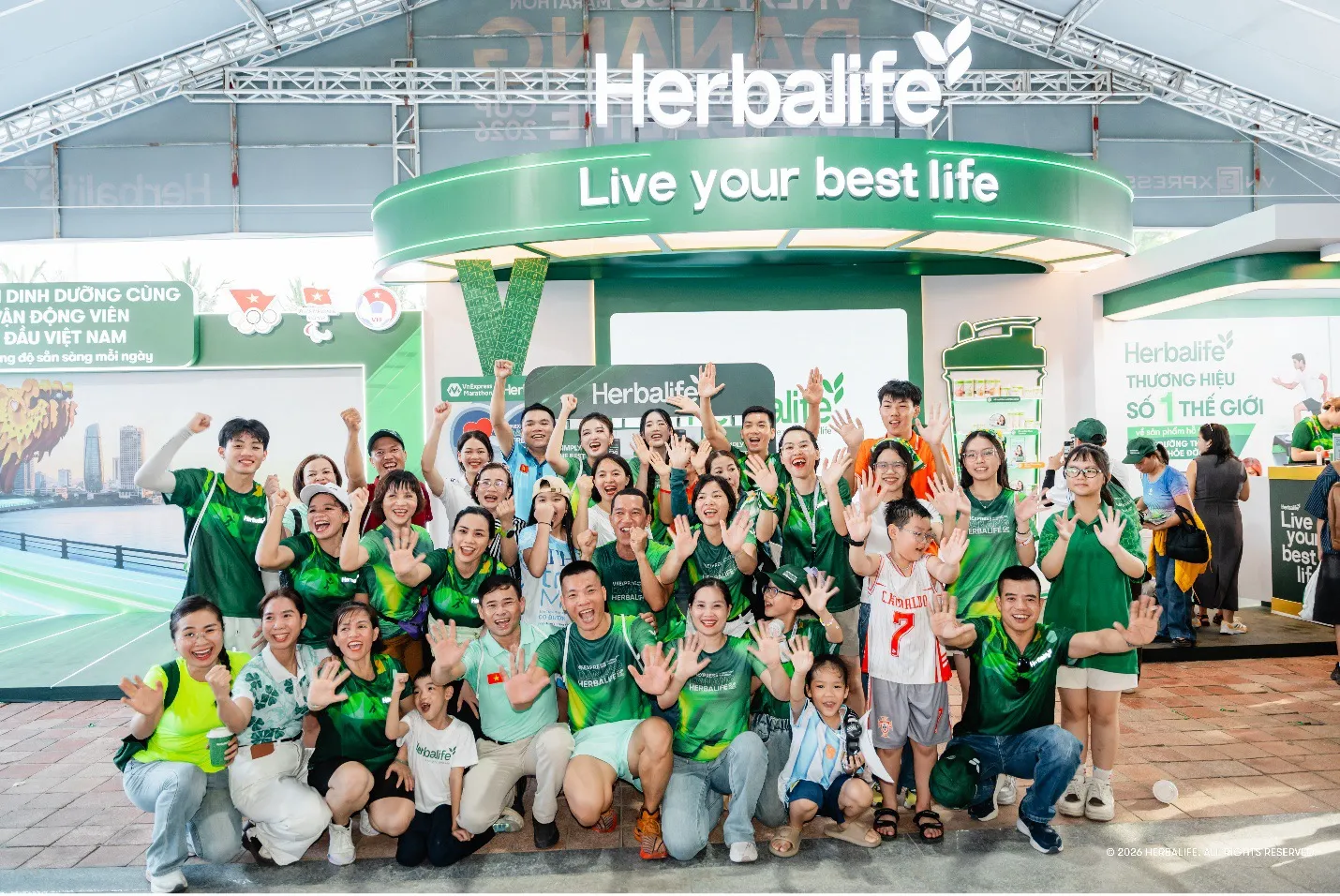 Herbalife Việt Nam khuyến kh&iacute;ch lối sống năng động l&agrave;nh mạnh tại VnExpress Đ&agrave; Nẵng International Marathon Herbalife Cup 2026