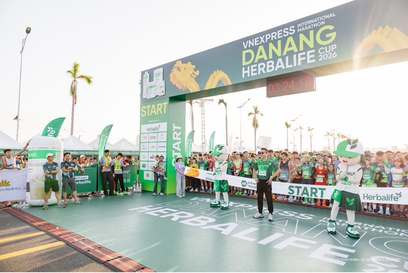 Herbalife Việt Nam khuyến kh&iacute;ch lối sống năng động l&agrave;nh mạnh tại VnExpress Đ&agrave; Nẵng International Marathon Herbalife Cup 2026