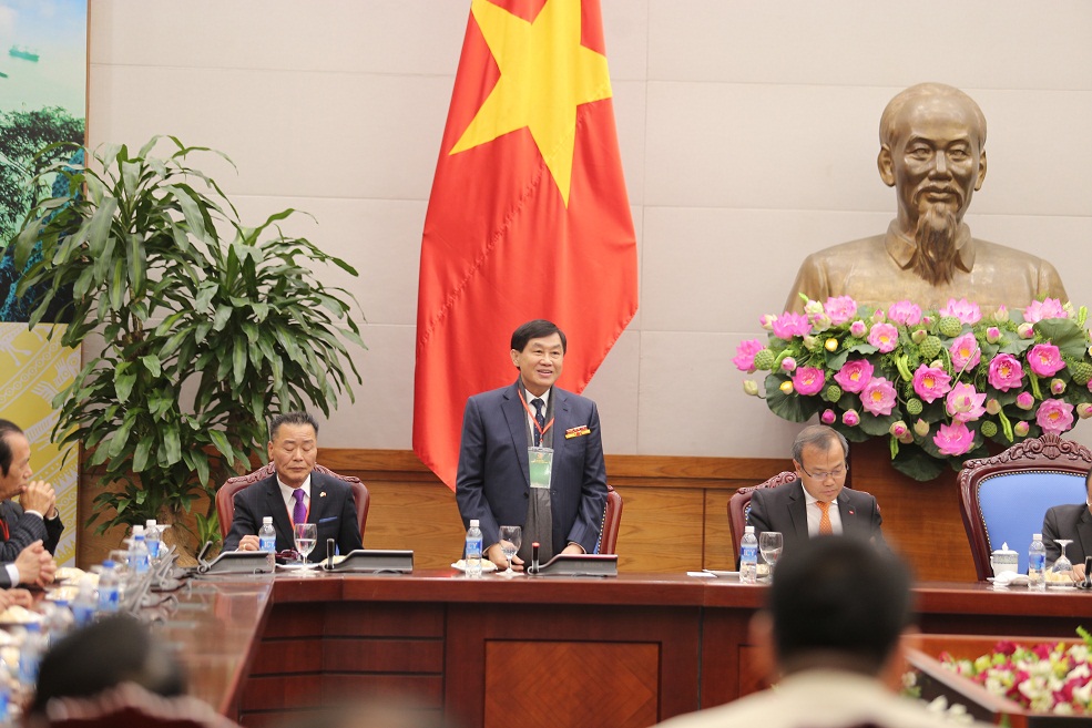 Thủ tướng tiếp đón thân mật Việt Kiều