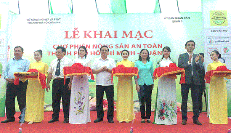 Khai mạc Chợ phiên Nông sản an toàn tại Quận 6