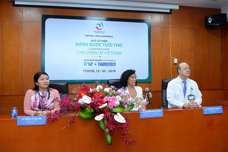 Quỹ Nâng Bước Tuổi Thơ với Chương trình Phẫu thuật cho Trẻ em bị dị tật bẩm sinh ở bàn tay