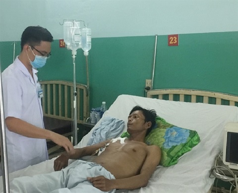 Xót lòng người đàn ông trụ cột gia đình lâm bệnh nặng