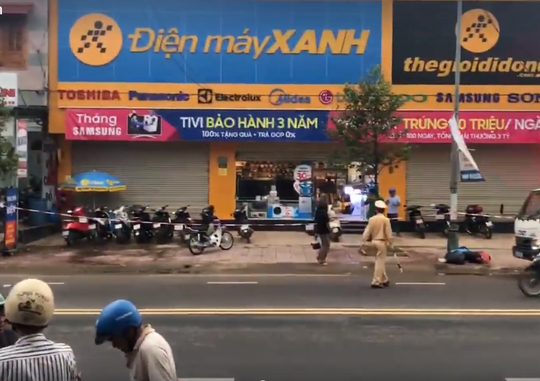 Nữ quản lý siêu thị Điện Máy Xanh bị bảo vệ đâm chết