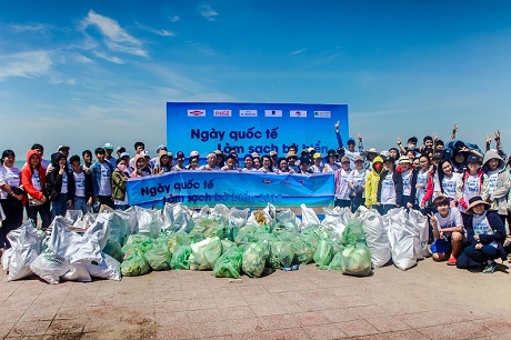 Vũng Tàu: Ngày Quốc tế làm sạch bờ biển 2018 thu hút hơn 400 người tham gia