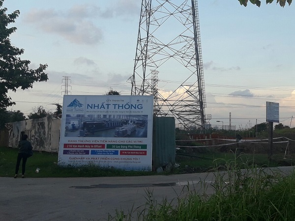 Huyện Nhà Bè, TP HCM: Xưởng in lớn nằm ngang nhiên trong hành lang an toàn lưới điện.
