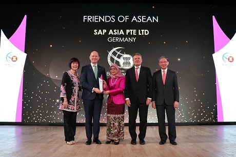 SAP được trao giải “Người bạn của ASEAN” cho những đóng góp kinh tế-xã hội tại ASEAN