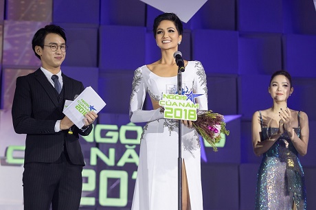 Vừa trở về Việt Nam, hoa hậu H’Hen Niê chiến thắng giải thưởng “Ngôi sao vì cộng đồng”