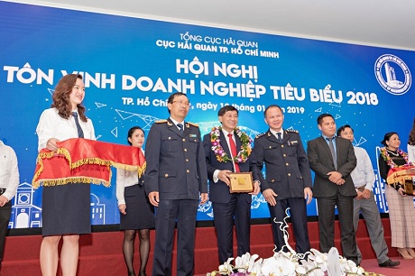Cty ông Hạnh Nguyễn được cục Hải Quan TP Hồ Chí Minh vinh danh