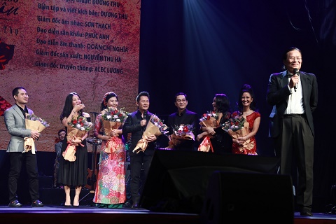 Nhạc sĩ Dương Thụ cùng dàn sao gạo cội khiến khán giả nức lòng tại concert Đánh thức tầm xuân