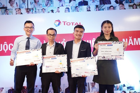 Total trao giải người chiến thắng cuộc thi Nhà Khởi Ngiệp Của Năm