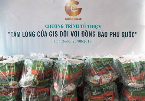 Phú Quốc: Công ty BĐS Đảo Vàng trao 600 phần quà cho đồng bào bị thiệt hại do lũ lụt