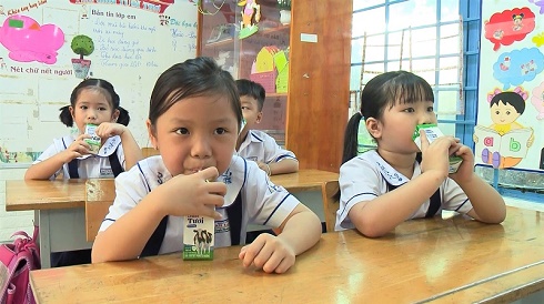 TP.HCM: Công bố triển khai chương trình sữa học đường cho hơn 300 nghìn học sinh