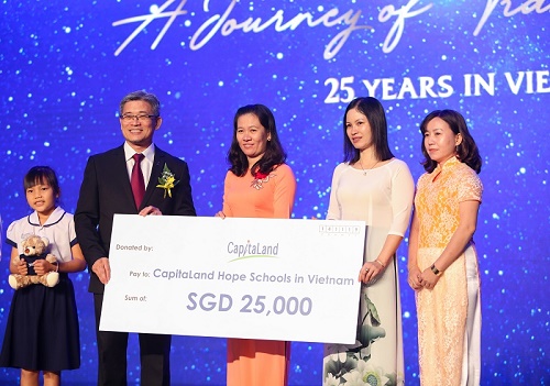 CapitaLand với hành trình 25 năm tại Việt Nam, hỗ trợ 25.000 đô la Singapore cho các trường CapitaLand Hope