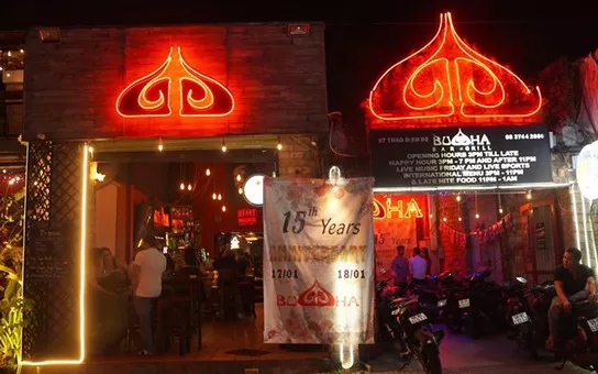 Thêm 3 ca mắc Covid-19 mới, 1 ca tiếp xúc bệnh nhân là phi công người Anh tại quán bar