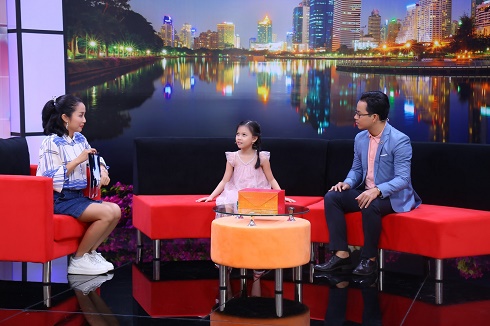 NSƯT Vân Khánh bị con gái 8 tuổi tố mê phim, không quan tâm con