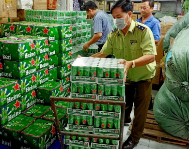 Cần Thơ tiêu hủy 330 thùng bia Heineken nhập lậu