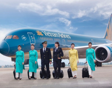 Cổ phiếu Vietnam Airlines giảm liên tục khi tiếp viên nhiễm Covid-19