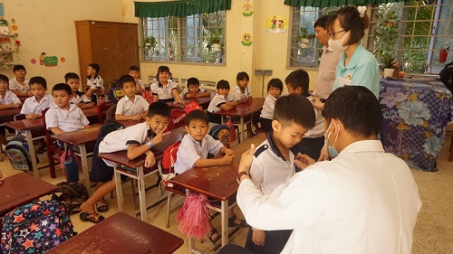 “FedEx Delivers Heartbeats” tiếp cận các khu vực khó khăn để giúp đỡ trẻ em mắc bệnh tim bẩm sinh tại Việt Nam