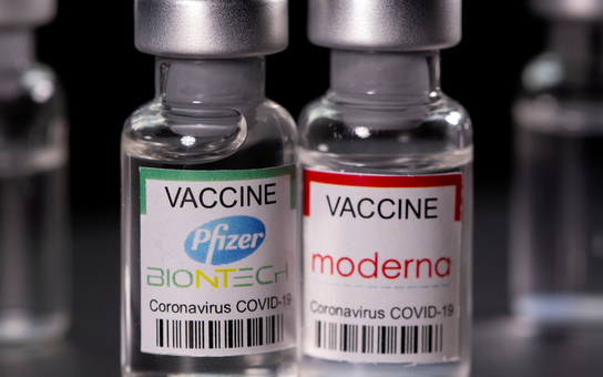 Việt Nam sắp nhận thêm 6 triệu liều vắc-xin Covid-19 của Pfizer, AstraZeneca