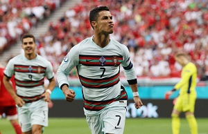 Bồ Đào Nha – Hungary 3-0: Cú đúp đưa Ronaldo vào lịch sử