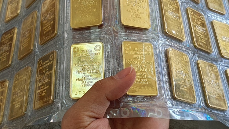 Giá vàng trong nước đứng yên, vàng thế giới tăng nhẹ trong phiên giao dịch đầu tuần