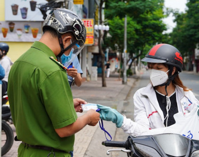 NÓNG: Người dân TP Hồ Chí Minh không được ra đường sau 18 giờ từ ngày 26/7
