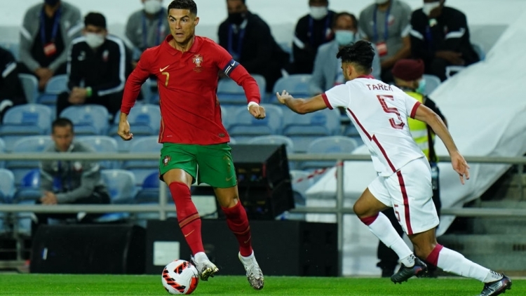 Ronaldo ghi bàn, Bồ Đào Nha thắng đậm chủ nhà World Cup 2022