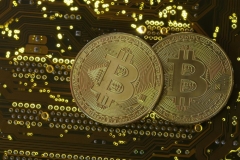 Giá Bitcoin hôm nay 26/10: Bitcoin đảo chiều tăng vọt, sáng cửa lên 70.000 USD