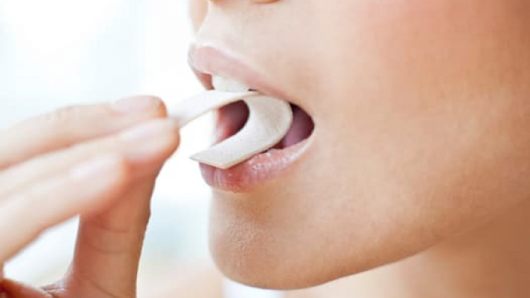 Kẹo cao su giảm lây lan virus SARS-CoV-2: Nghiên cứu mới đầy hứa hẹn