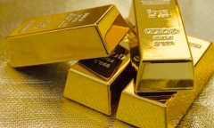 Giá vàng hôm nay 5/7: Vàng lùi về ngưỡng 1.800 USD/ounce, thị trường ảm đạm