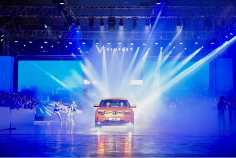 VinFast bàn giao 100 ô tô điện VF 8 đầu tiên, chuẩn bị xuất khẩu