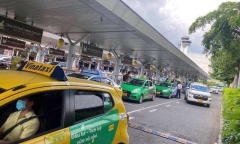 Giá cước taxi ở TP.HCM vẫn ‘khét lẹt’