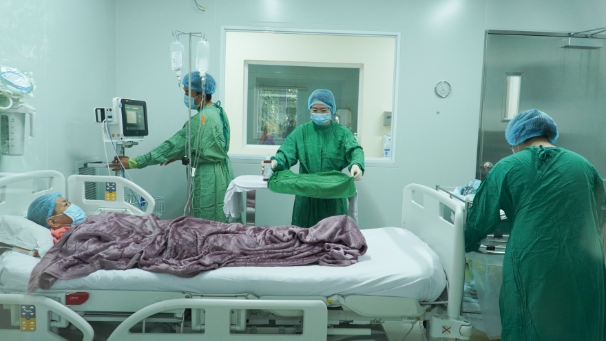 Lần đầu tiên Việt Nam kết hợp 2 kỹ thuật chuyên sâu điều trị ung thư hạch