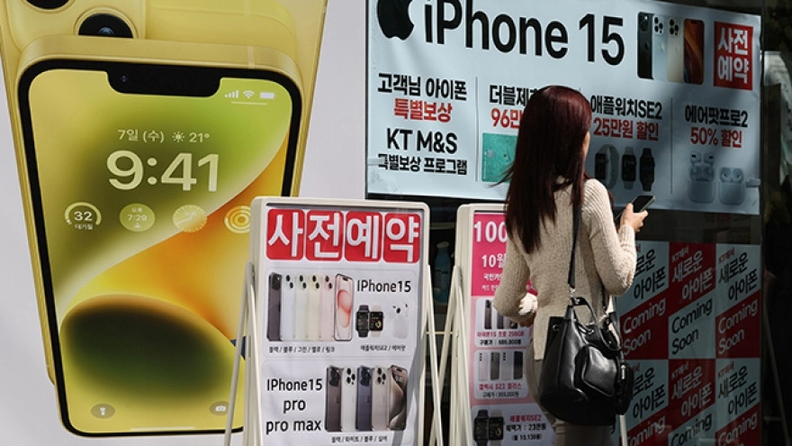 Người Hàn mê mẩn iPhone 15, chán điện thoại Samsung