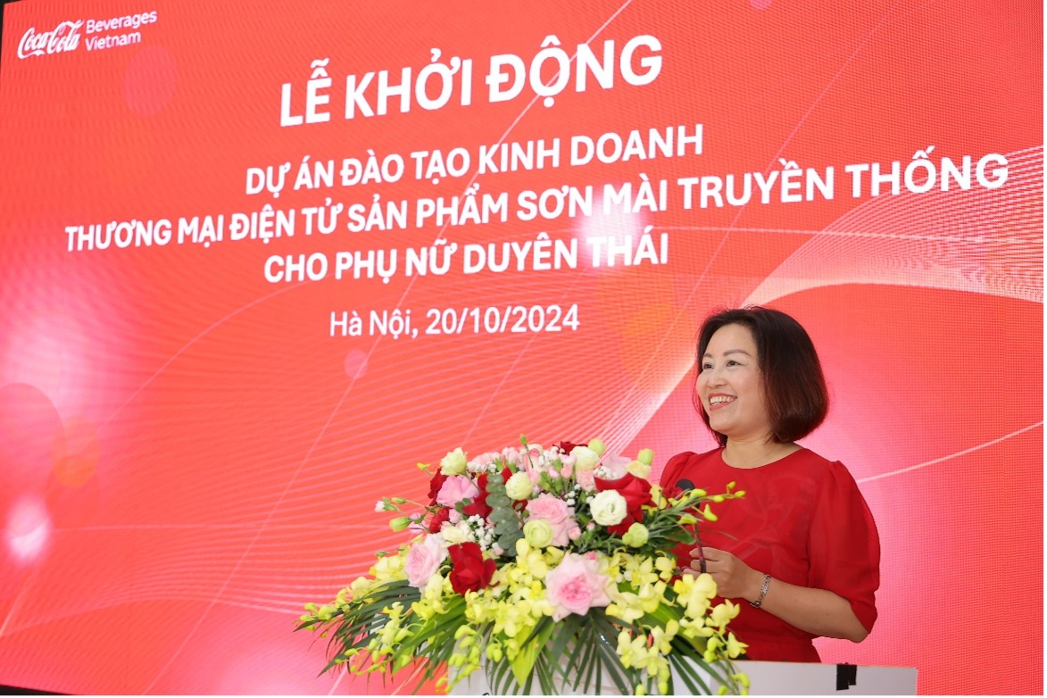 Đào tạo kinh doanh thương mại điện tử cho Phụ nữ làng nghề Sơn Mài