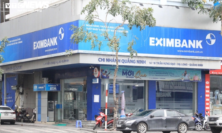 Nợ thẻ tín dụng Eximbank 8,5 triệu, phải trả 8,8 tỷ: Hai bên bắt đầu làm việc