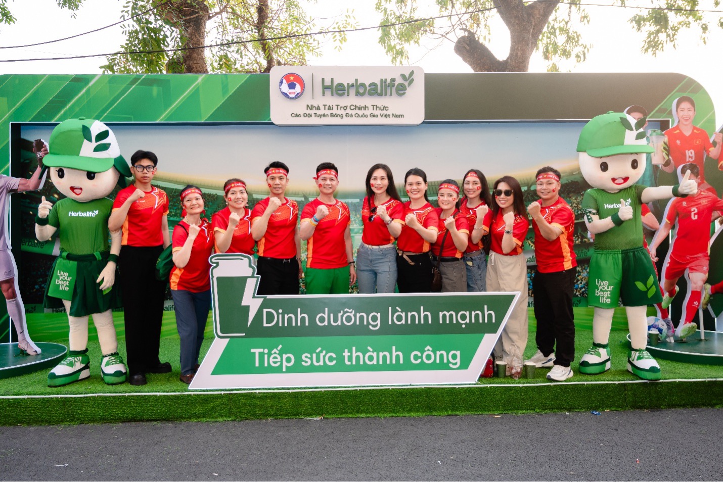 Herbalife Việt Nam tổ chức Fanzone tiếp lửa Đội tuyển Việt Nam trong trận đấu quan trọng gặp Malaysia tại vòng loại Asian Cup 2027