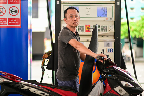 Giá xăng dầu hôm nay 14/4: Dầu thế giới quay đầu giảm, trong nước giá thấp