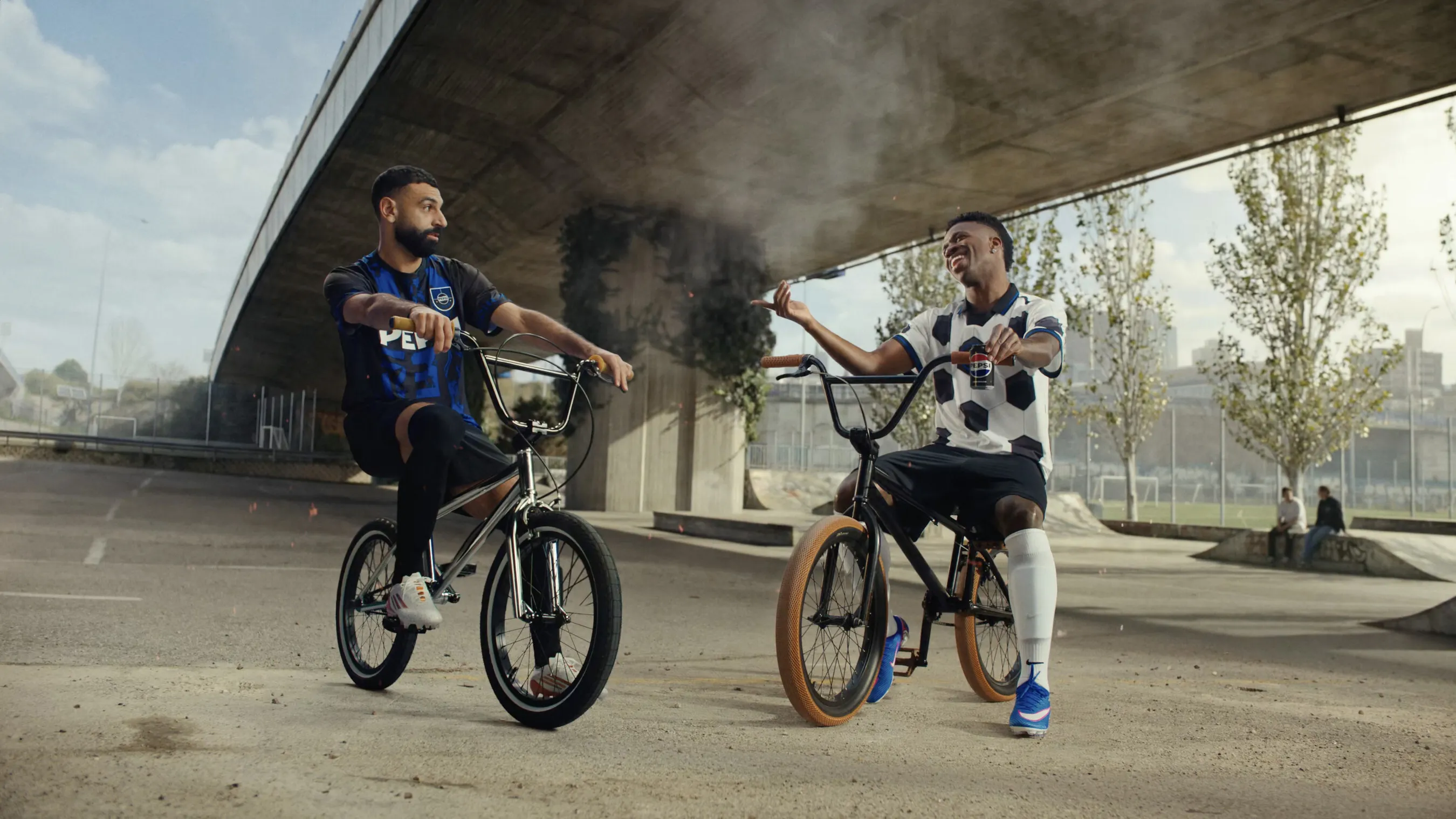 Dàn siêu sao bóng đá toàn cầu hội tụ: Pepsi® ra mắt  “Pepsi Football Nation”- Nơi người hâm mộ định nghĩa luật chơi