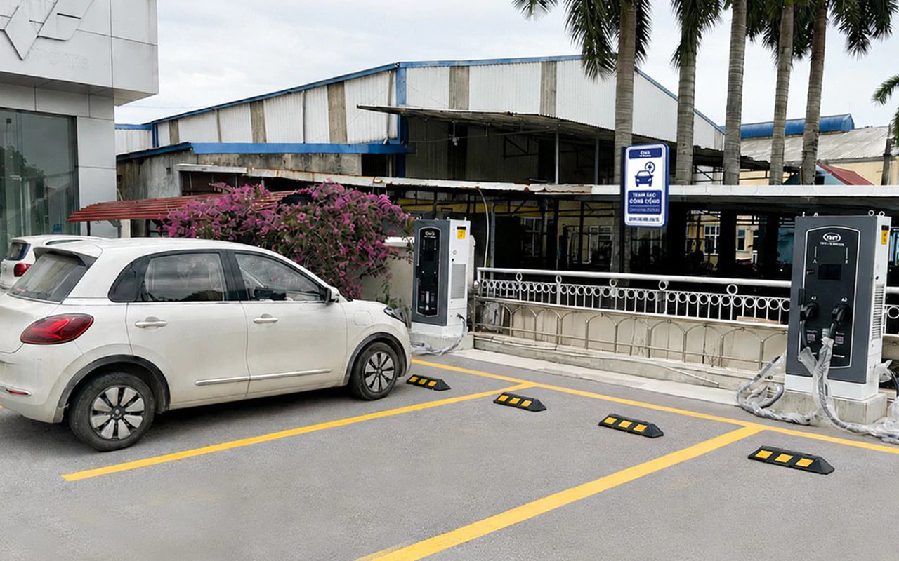 1 hãng xe điện lắp hàng nghìn trụ sạc khắp Việt Nam, giá sạc mỗi lần chỉ bằng cốc trà đá