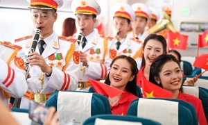 Chuyến bay Vietnam Airlines rực sắc cờ đỏ sao vàng chào mừng Quốc khánh 2/9
