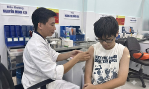 Vì sao trẻ đã tiêm vaccine vẫn có thể mắc não mô cầu?